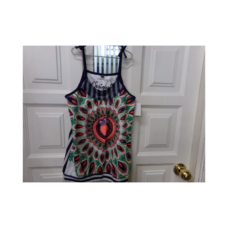 Camiseta Desigual 9-10 años. Segunda mano.