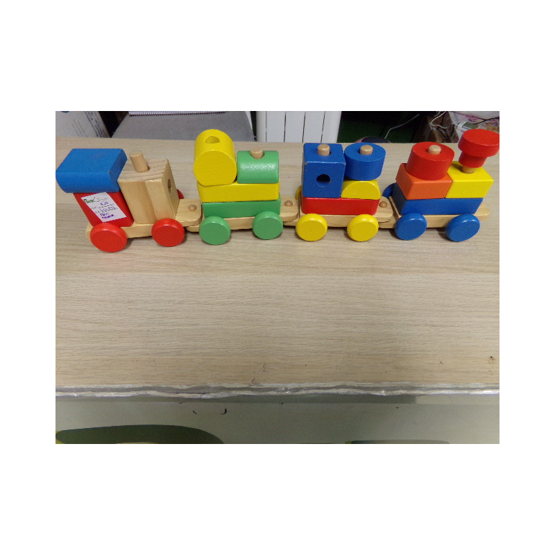 Tren de madera, segunda mano.