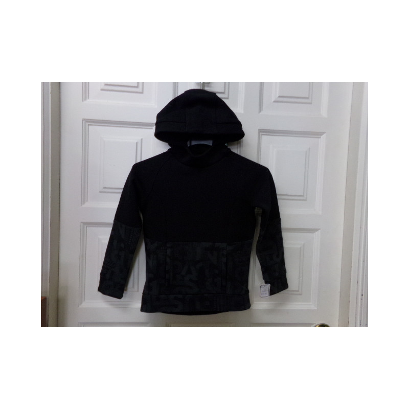 Sudadera negra 6 años. Segunda mano.