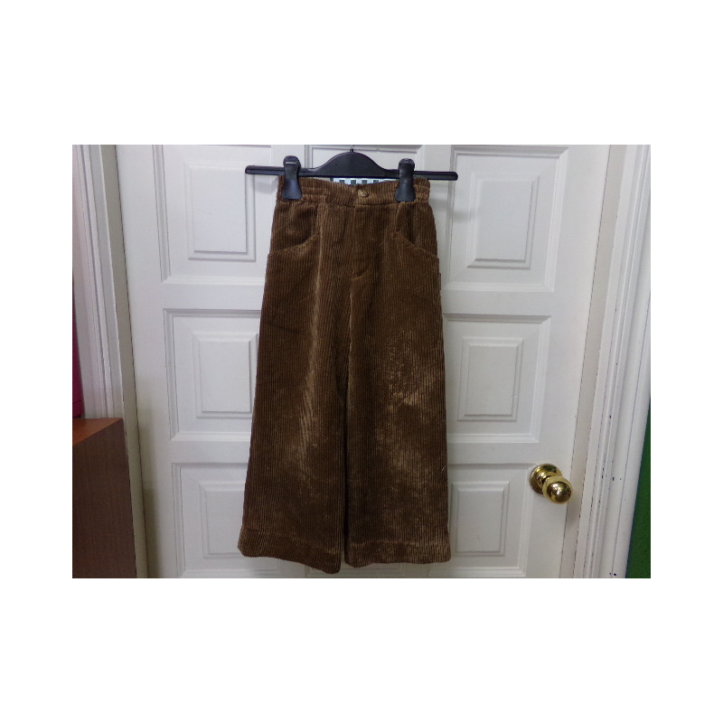 Pantalón Zara pana 8 años. Segunda mano.