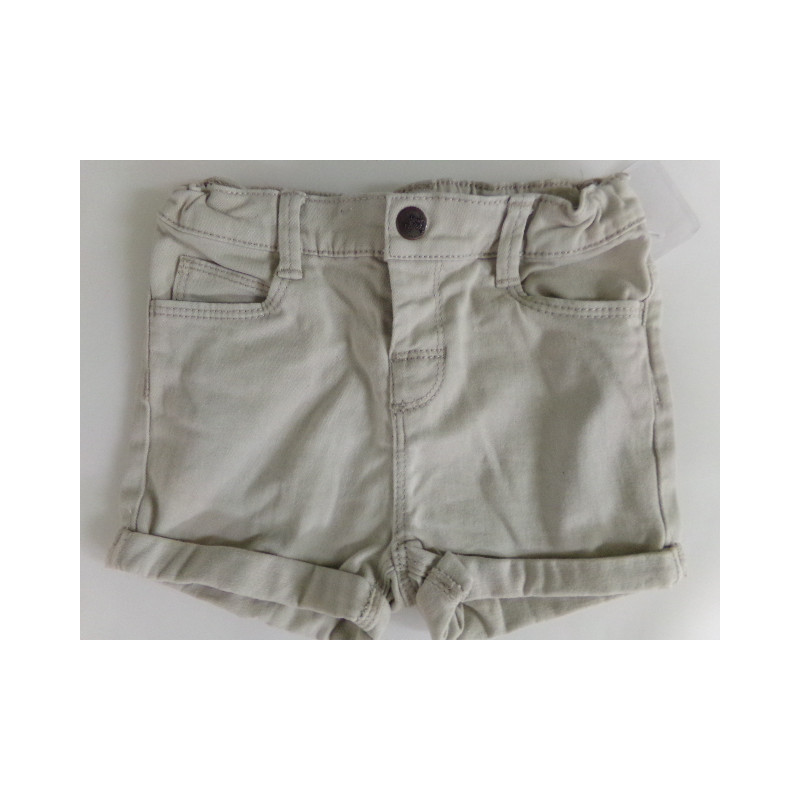 Pantalón corto 18 meses. Segunda mano.