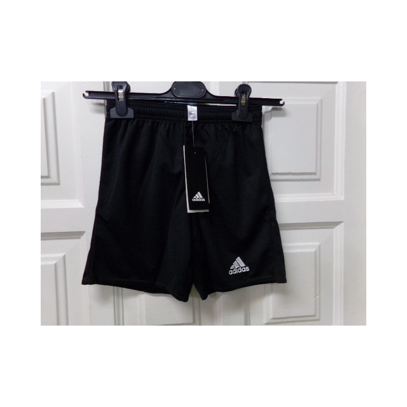 Pantalón corto negro Adidas 9-10 años. A estrenar,