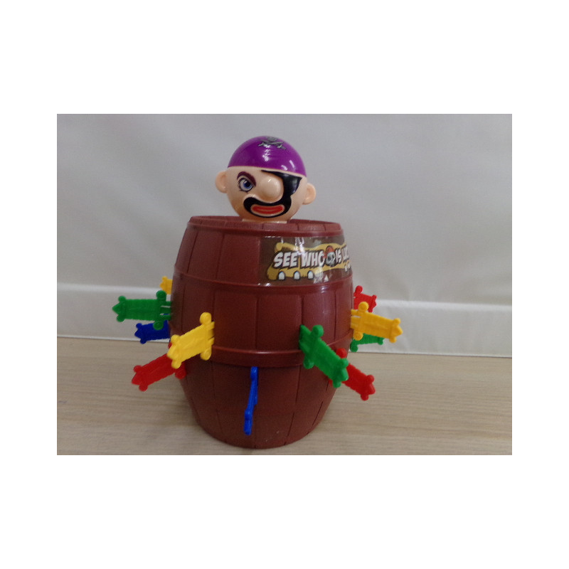 Juego barril del Pirata. Segunda mano.