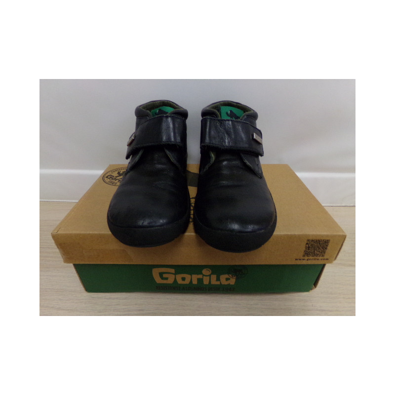 Botita azul marino Gorila nº 32. Segunda mano.