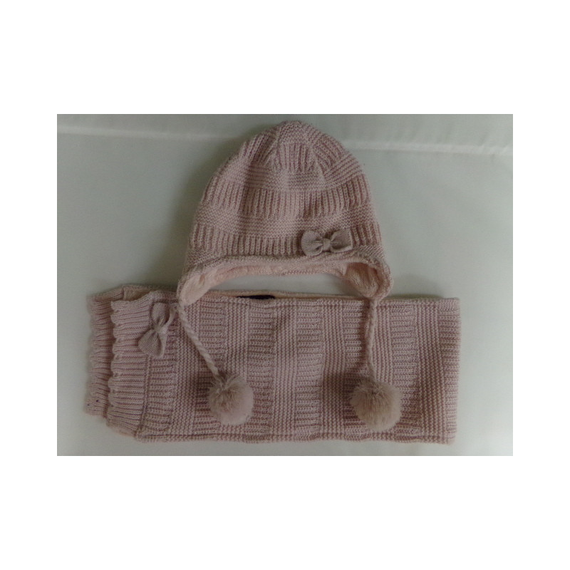 Gorro y bufanda rosa 1 año. Segunda mano.