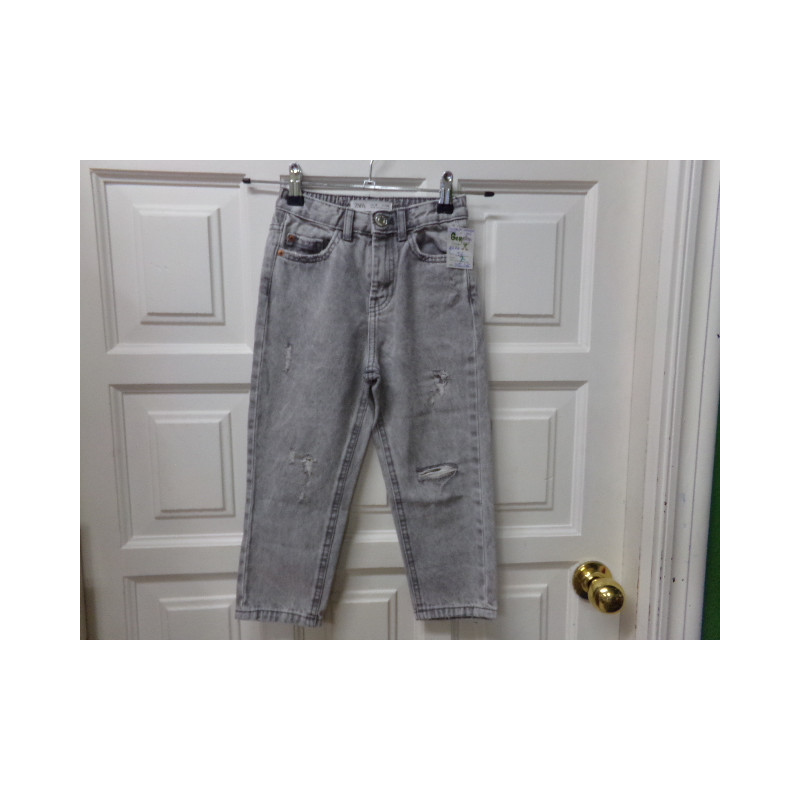 Pantalón vaquero gris Zara 6 años. Segunda mano.