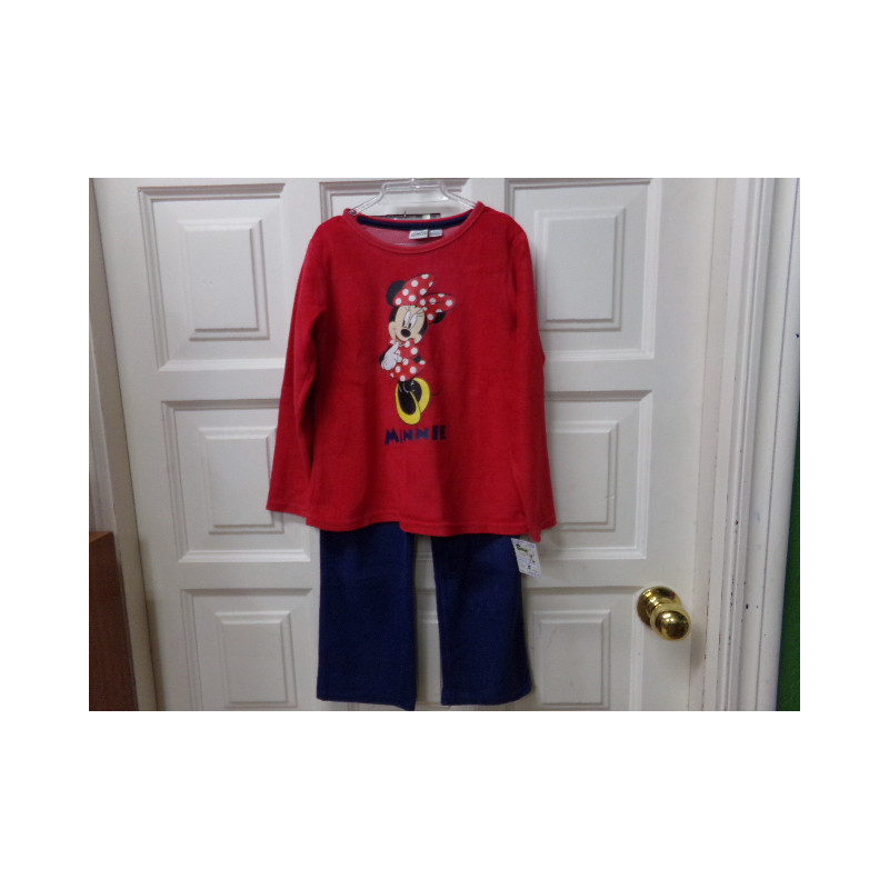 Pijama invierno Minnie 8 años. Segunda mano.