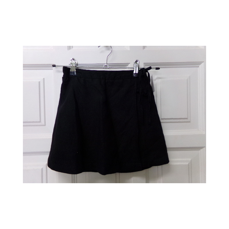 Falda pantalón lino negra Zara 8 años. Segunda mano.