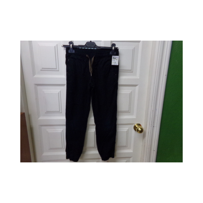 Pantalón azul marino 9 años, goma cintura y puños. Segunda mano.