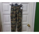 Pantalón niña camuflaje 8 años. Segunda mano.
