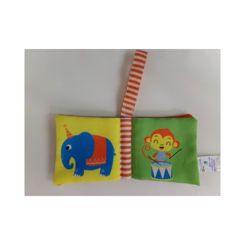 Libro blandito sonajero, animales. Segunda mano.