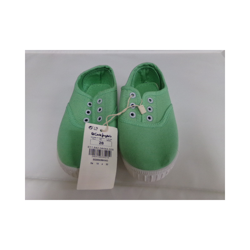 Tenis loneta verde nº 28. A estrenar.