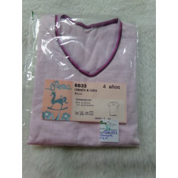 Camiseta  morada interior. Talla 4 años. A estrenar