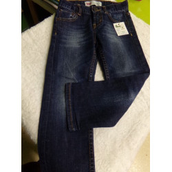 Levis 4 años