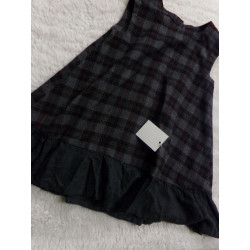 Pichi de cuadros con  volante. Talla 2-3 años. Segunda mano