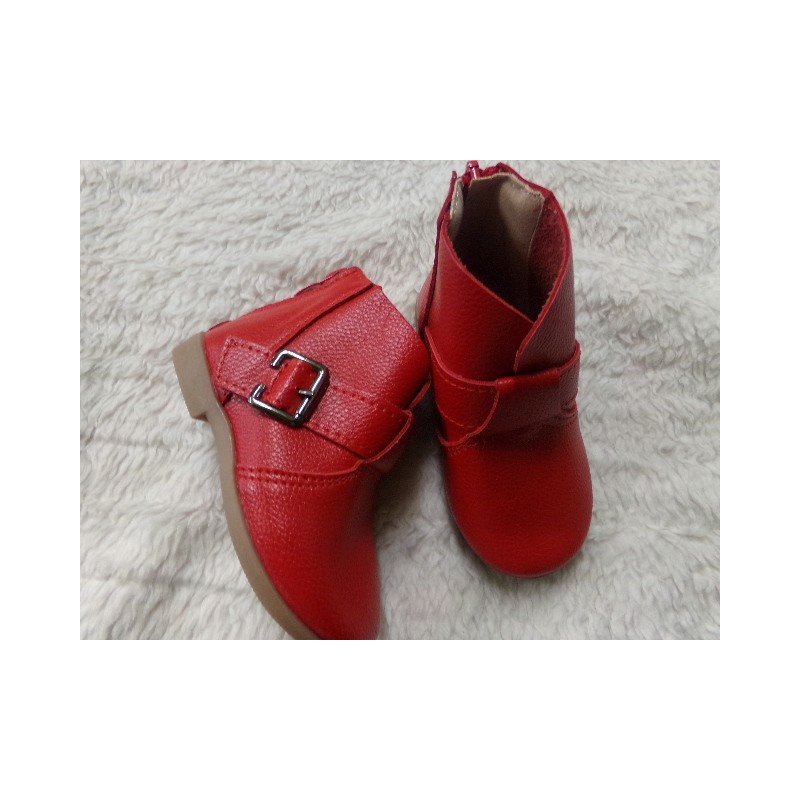 Bota roja n 22. Sin uso