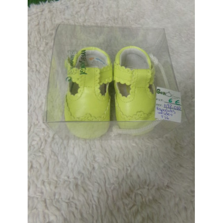 Zapatitos verdes N 16. Segunda mano