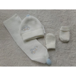 Conjunto bufanda, gorro y manoplas de recien nacido. Segunda mano