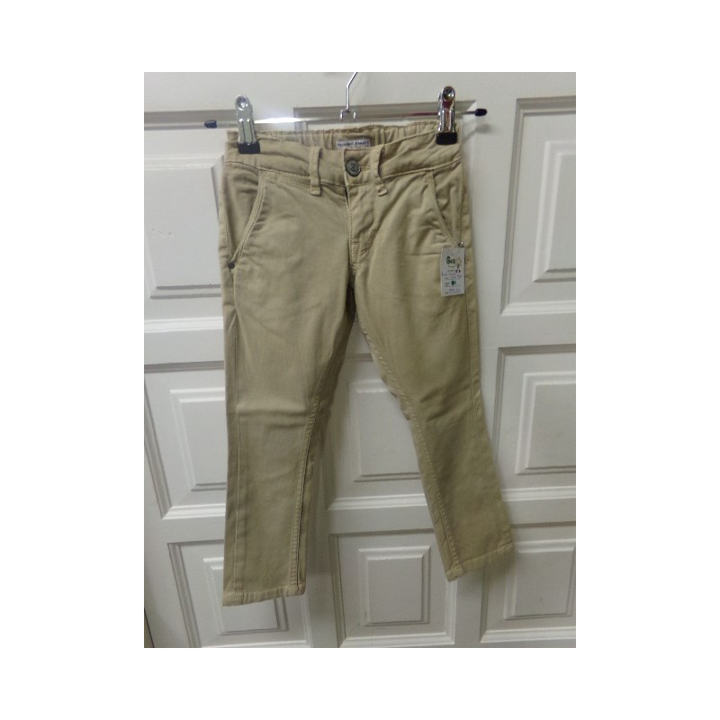 Pantalon camel Pepe talla 4-5 años. Segunda mano