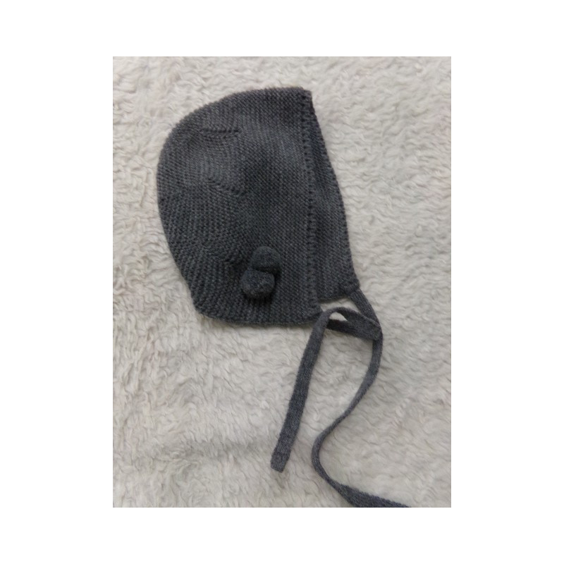 Capota talla 18 meses. Color gris. Segunda mano