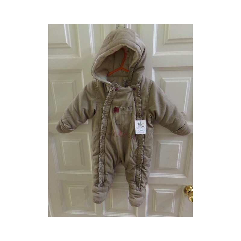 Buzo talla 6 meses. Segunda mano