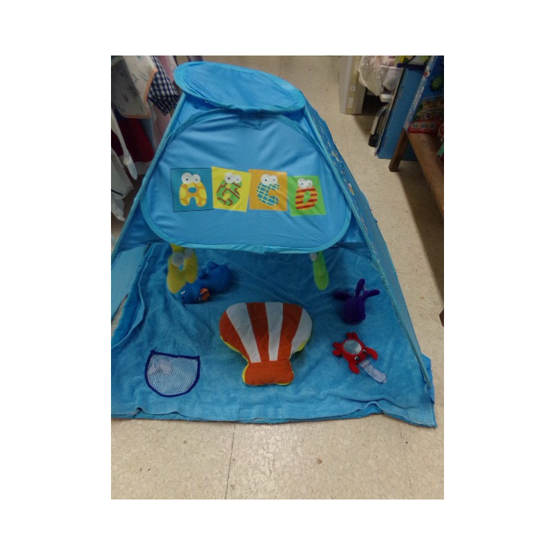 Refugio de sol con manta de actividades