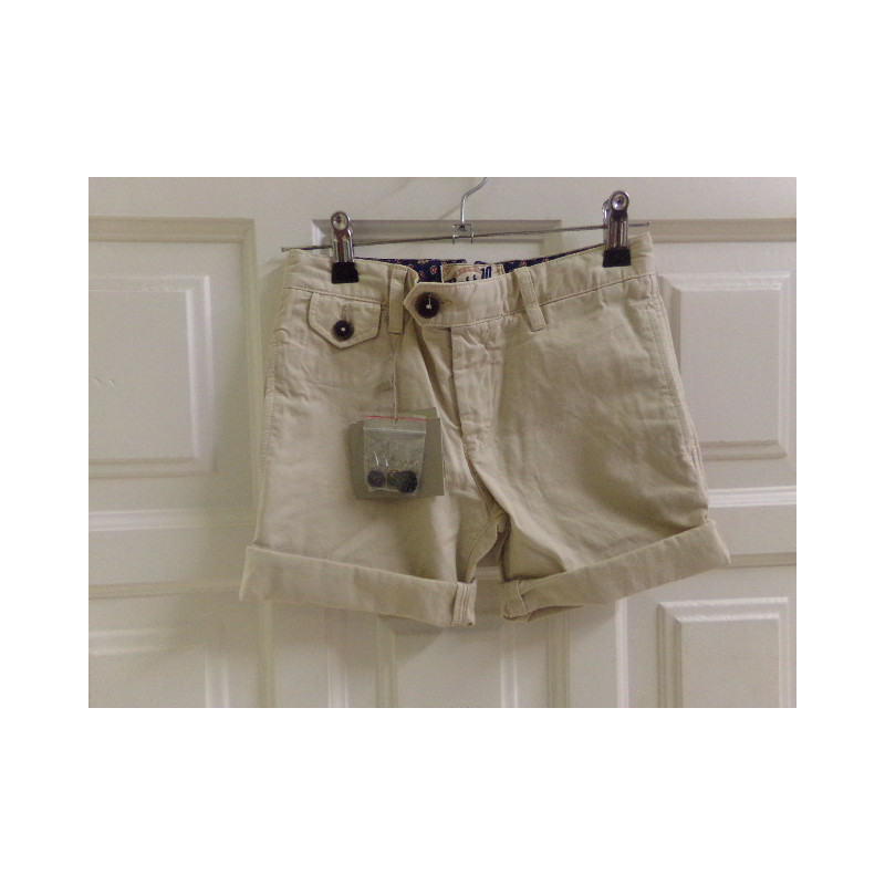 Pantalón corto talla 7-8 años. A estrenar