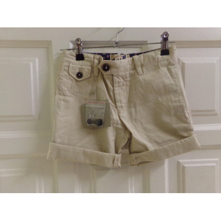Pantalón corto talla 7-8 años. A estrenar