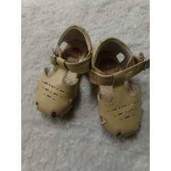 Sandalia de piel n 19. Berbelis. Segunda mano