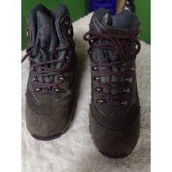 Bota de montaña n 34. Segunda mano