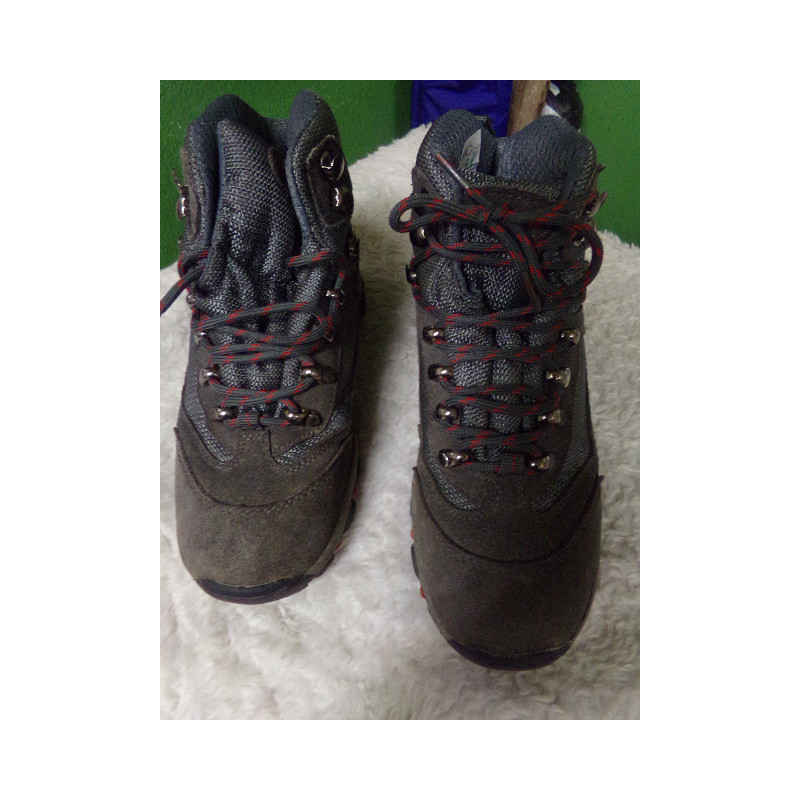 Bota de montaña n 34. Segunda mano