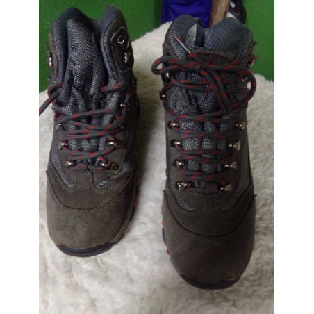 Bota de montaña n 34. Segunda mano