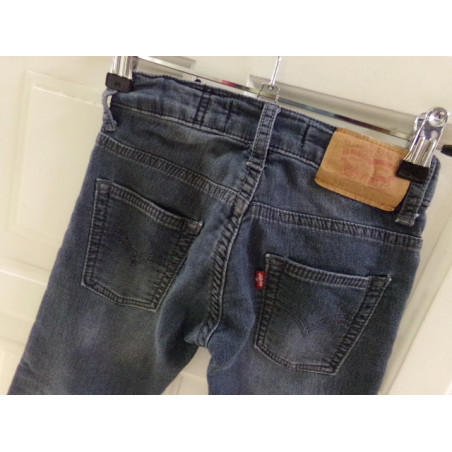 Pantalón Levis talla 4-5 años. Segunda mano
