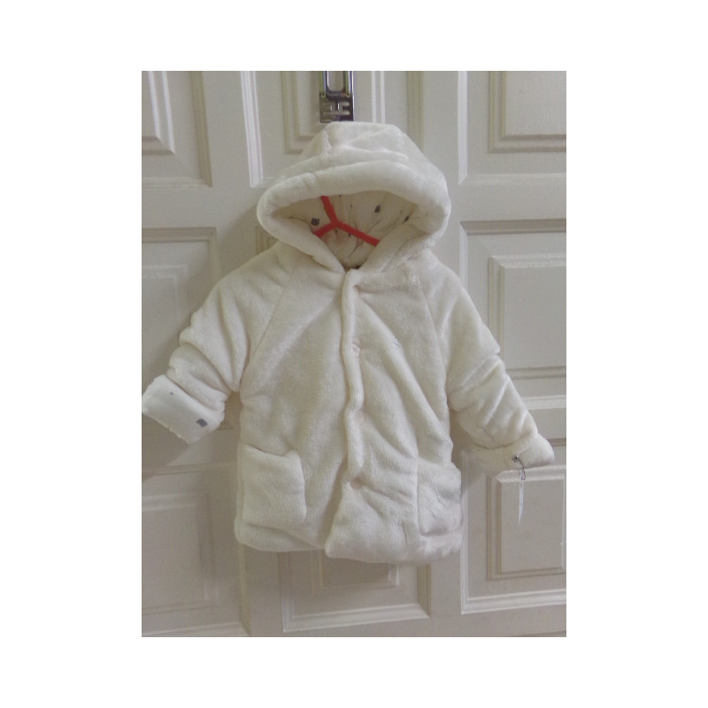 Abrigo Mayoral talla 6-9 meses. Segunda mano