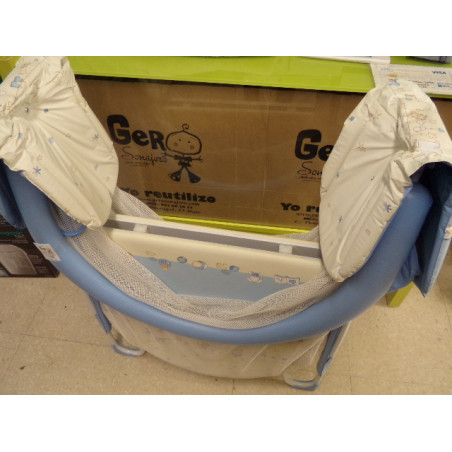 Parque ovalado azul. Medidas 128x77. Segunda mano