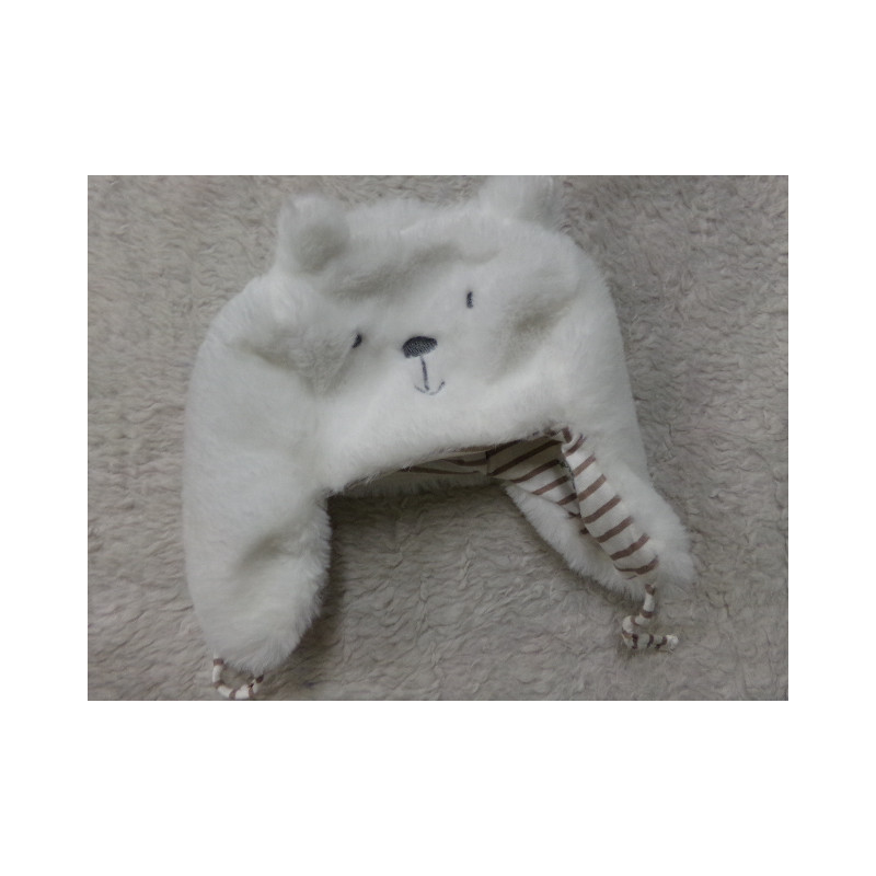 Gorro talla 1-3 meses. Segunda mano