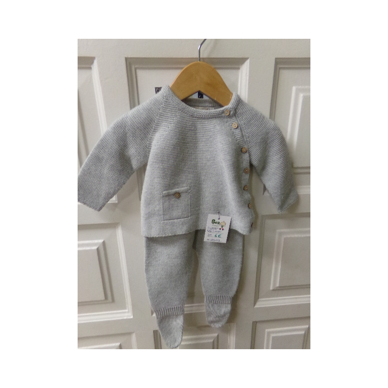 Conjunto gris talla 6 meses. Segunda mano