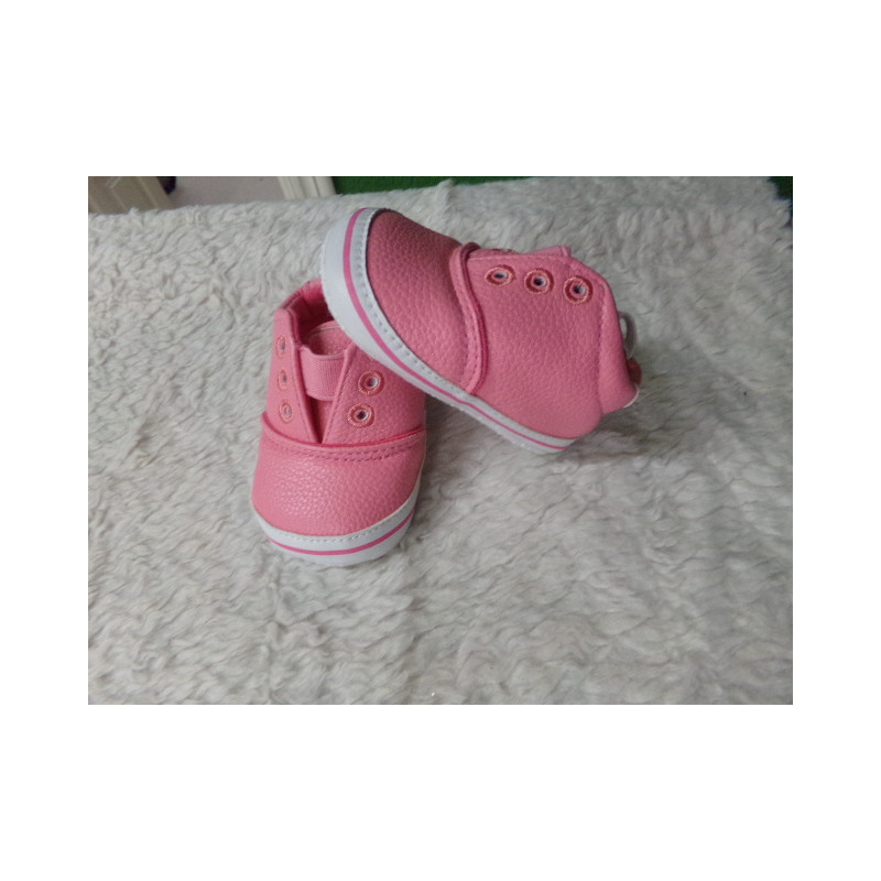 Zapatilla rosa N 17. Sin uso