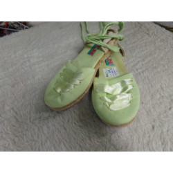 Alpargatas verdes N 31. Segunda mano