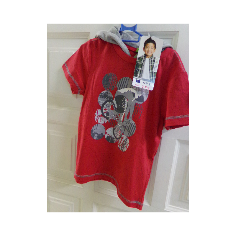 Camiseta talla 5 años. A estrenar