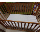 Cuna de madera Alice Nogal de Prenatal con cajonera y colchón. Segunda mano
