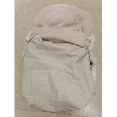 Saco de polipiel color crema. Segunda mano