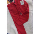 Pantalón rojo talla 2-3 años. Segunda mano. Zara