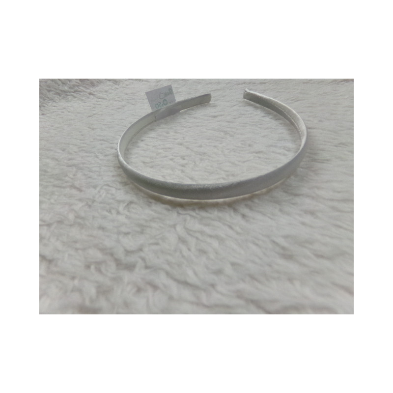 Diadema blanca. Sin uso