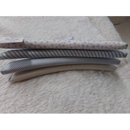 4 Perchas de tela color azul. Segunda mano