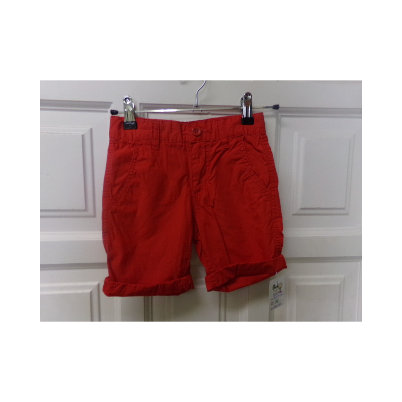 Bermuda roja Benetton. Talla 5-6 años. Segunda mano