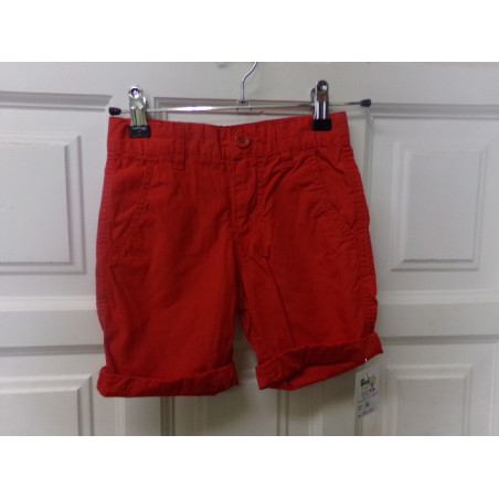 Bermuda roja Benetton. Talla 5-6 años. Segunda mano