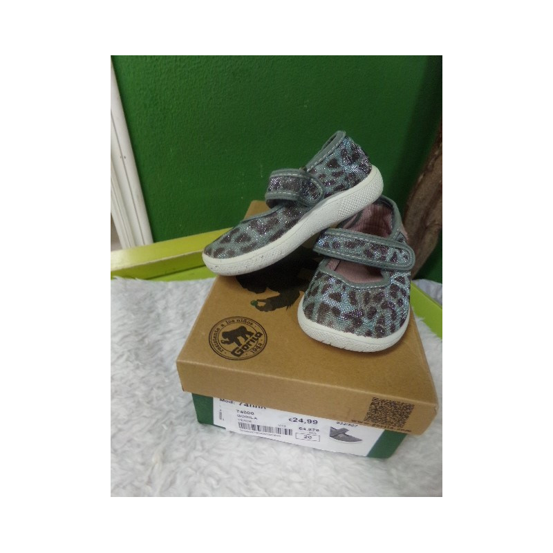 Zapatilla gorila T20