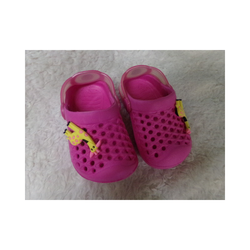 Zuecos rosa n 18. Segunda mano