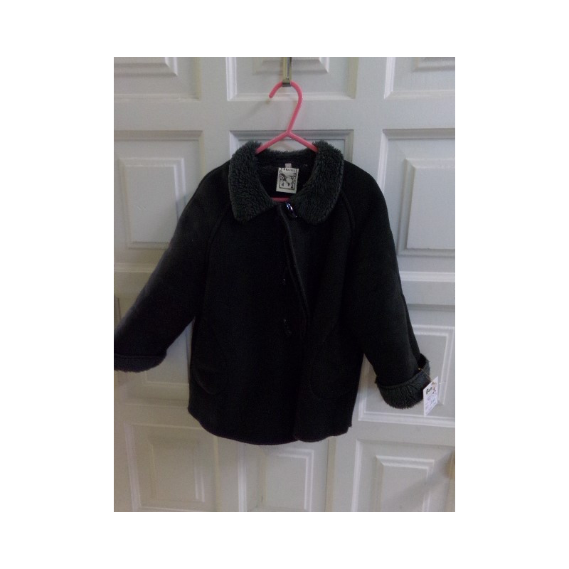 Abrigo piel vuelta talla 3 años. Segunda mano